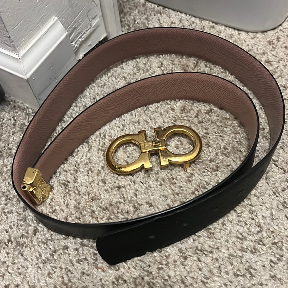 Women’s Reversible Ferragamo Belt size 100/105